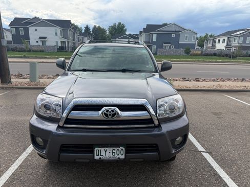 Used 2006 Toyota 4Runner SR5 AWD/4WD image 4