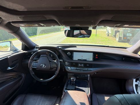 Used 2019 Lexus LS 500 w/ Interior Upgrade Package image 13