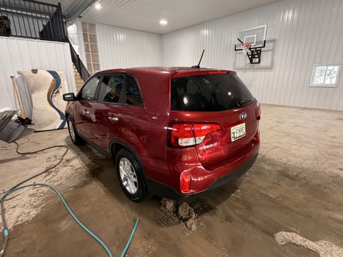 Used 2015 Kia Sorento LX AWD/4WD image 4