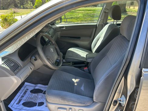 Used 2006 Toyota Camry LE image 10