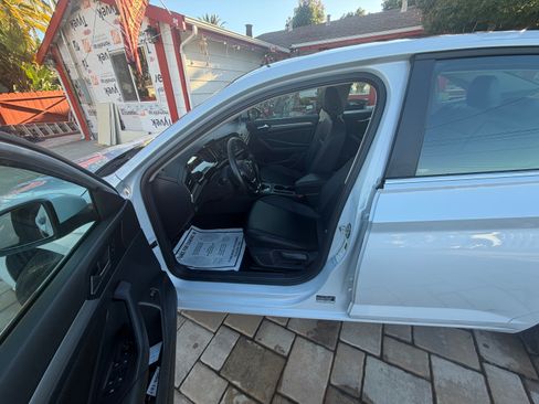 Used 2019 Volkswagen Jetta SE FWD image 15
