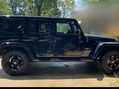 Used 2016 Jeep Wrangler Unlimited Sahara w/ Connectivity Group