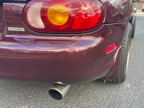Used 2000 MAZDA MX-5 Miata image 11