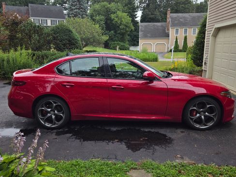Used 2018 Alfa Romeo Giulia Ti Sport w/ Quick Order Package 22S Sport image 5