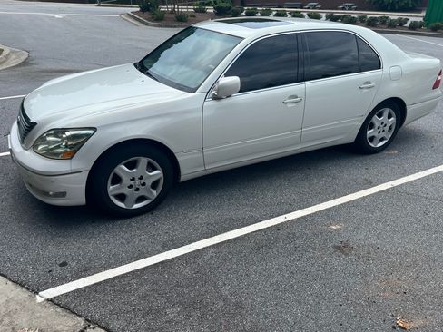 Used 2004 Lexus LS 430 RWD image 8