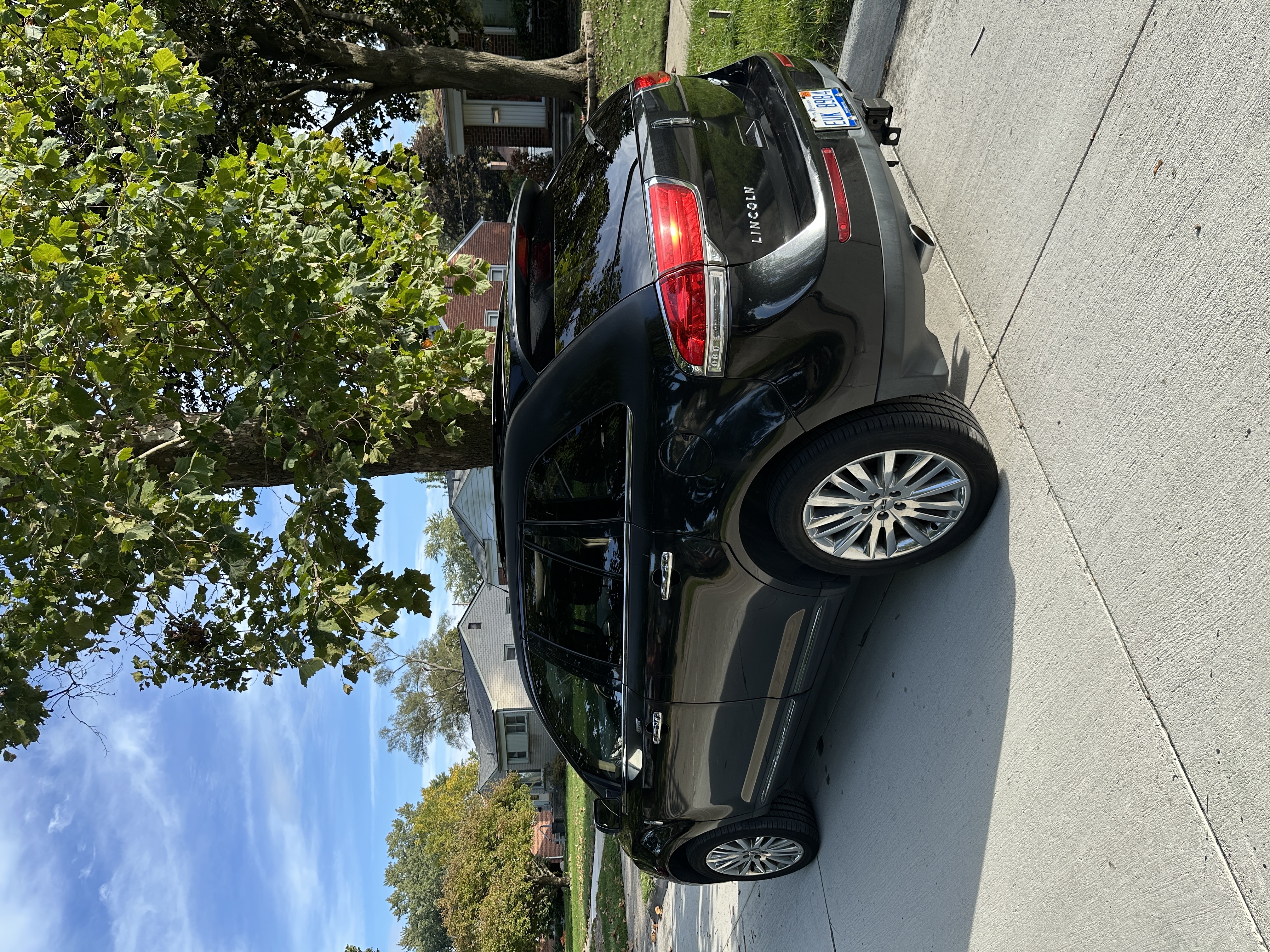 Used 2013 Lincoln MKX AWD image 4