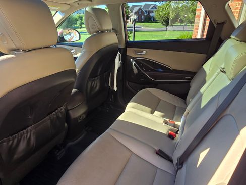 Used 2017 Hyundai Santa Fe FWD w/ SE Ultimate Tech Package 03 image 9