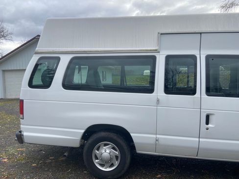 Used 2014 Ford E-250 and Econoline 250 Extended w/ Power Group image 13