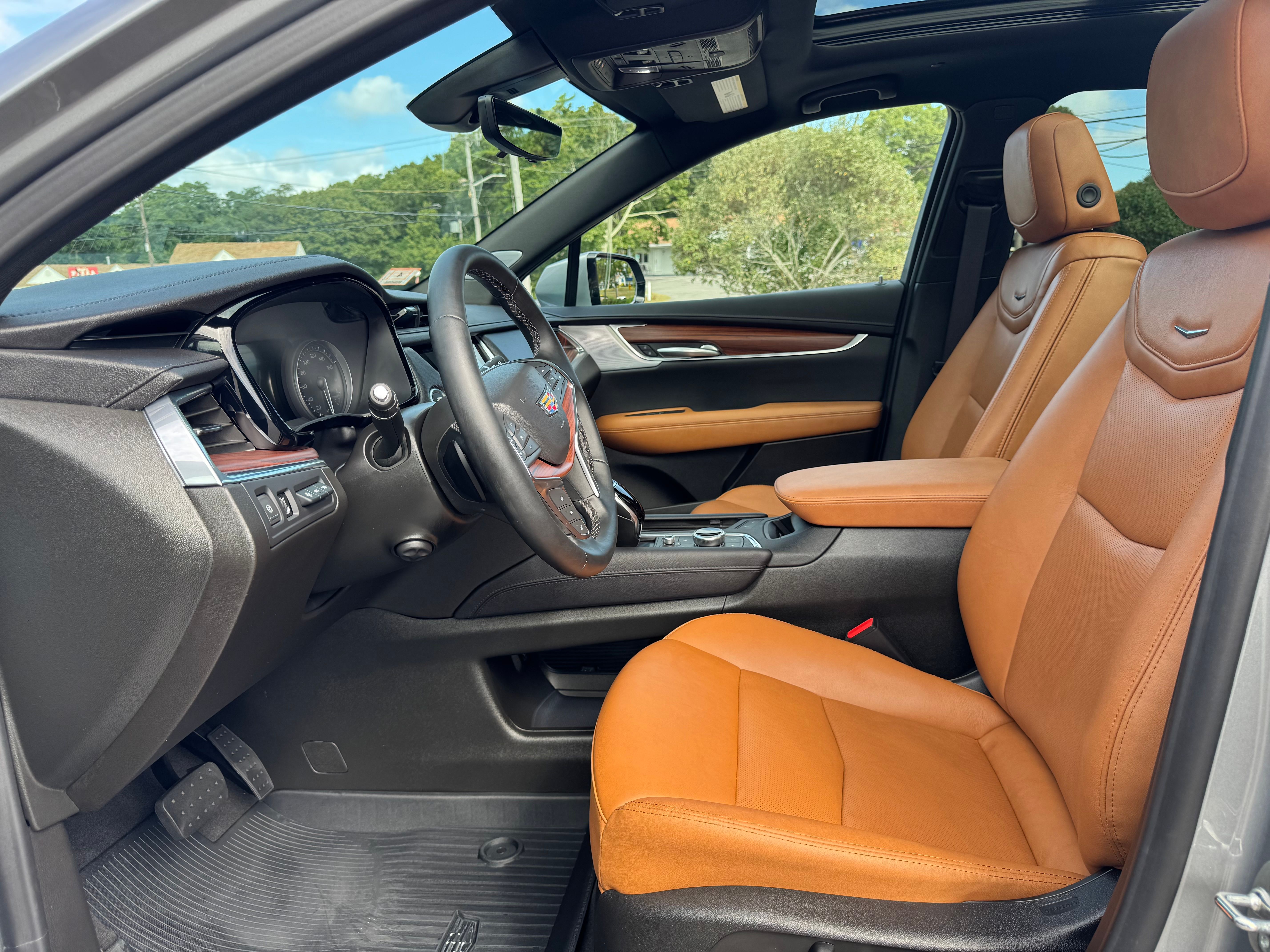 Used 2026 Cadillac XT5 Premium Luxury w/ LPO, Floor Liner Package AWD/4WD image 12