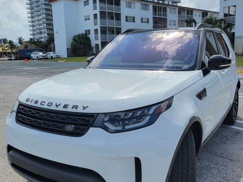 Used 2019 Land Rover Discovery SE image 13
