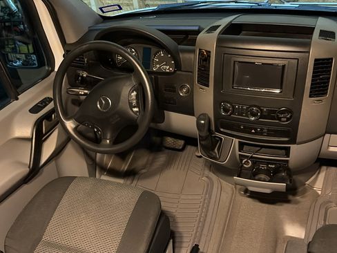 Used 2013 Mercedes-Benz Sprinter 2500 image 14