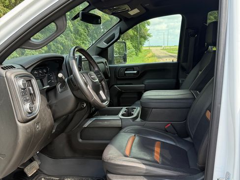 Used 2023 GMC Sierra 2500 AT4 AWD/4WD image 14