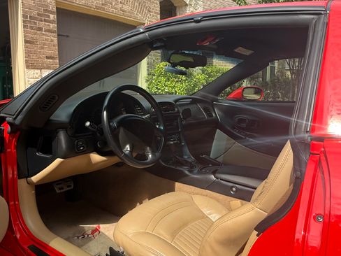 Used 2004 Chevrolet Corvette Coupe RWD image 9