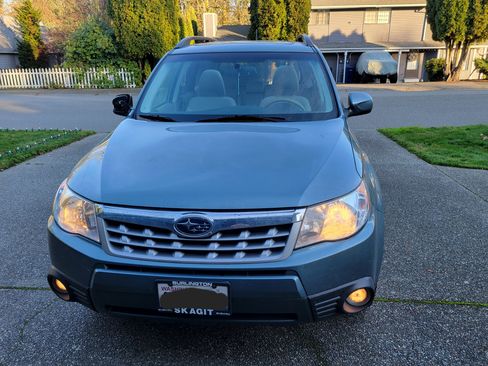 Used 2013 Subaru Forester 2.5X Premium w/ All-Weather Plus Pkg image 5