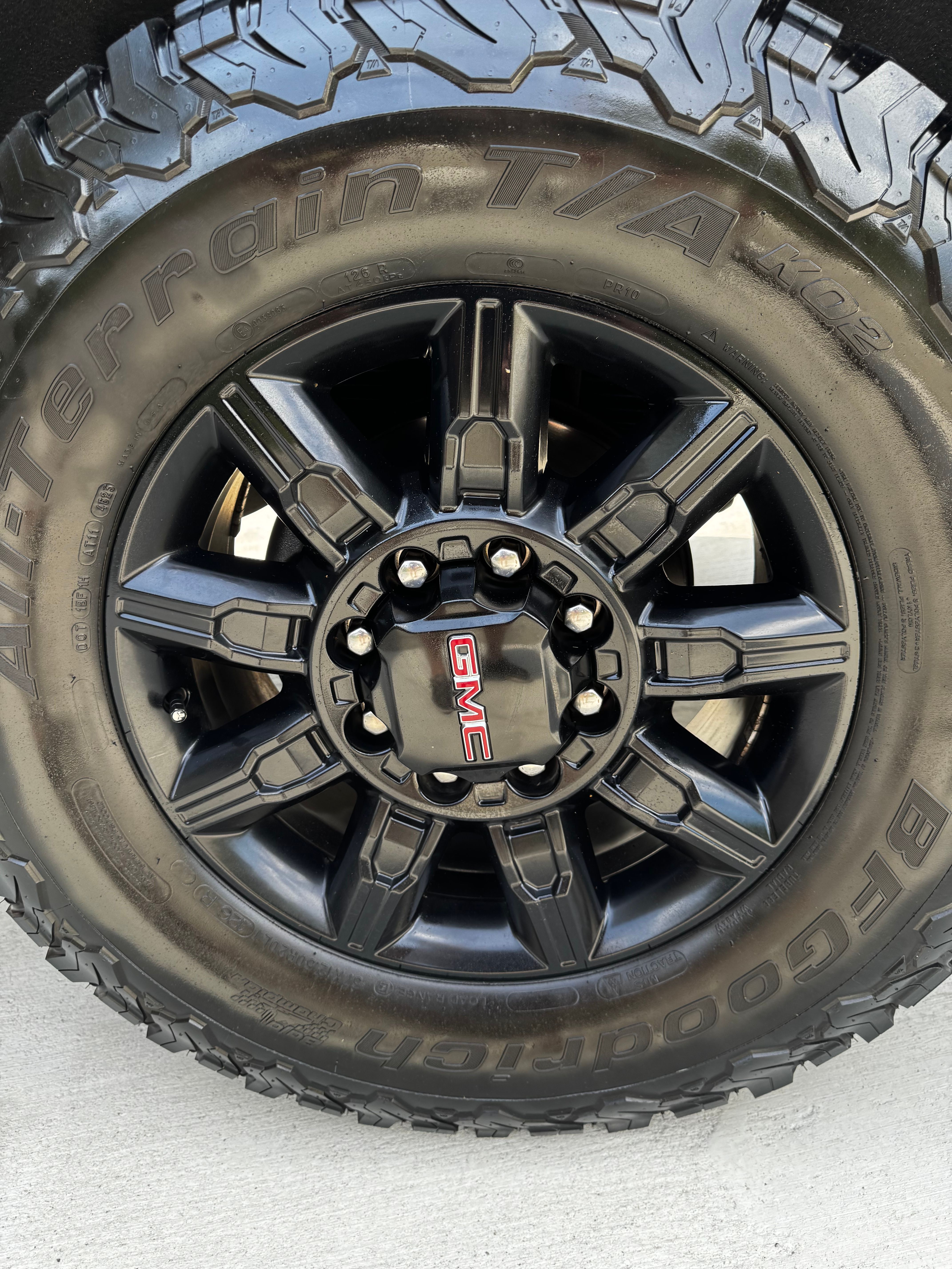 Used 2024 GMC Sierra 2500 AT4 w/ AT4 Premium Plus Package AWD/4WD image 9