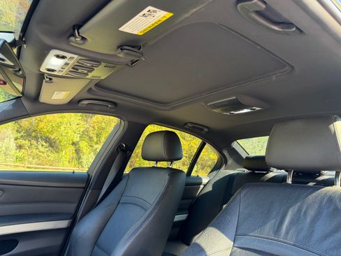 Used 2011 BMW 335i Sedan image 4