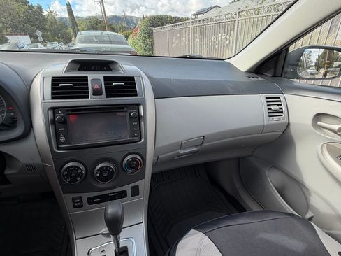 Used 2013 Toyota Corolla LE image 20