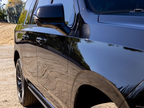 Used 2021 Cadillac Escalade ESV Sport Platinum w/ LPO, ONYX Package image 16