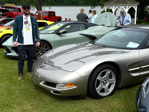Used 1998 Chevrolet Corvette Coupe image 6