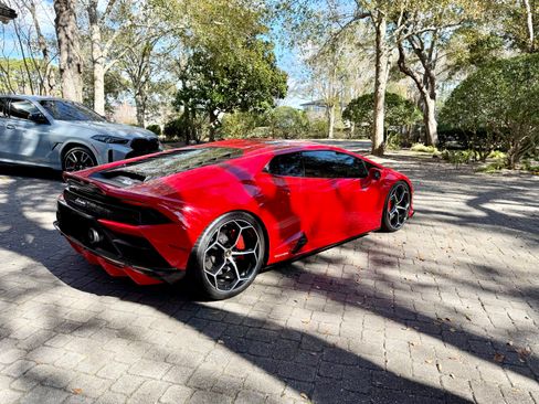 Used 2020 Lamborghini Huracan EVO image 6