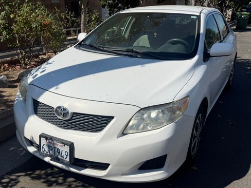 Used 2010 Toyota Corolla FWD image 1