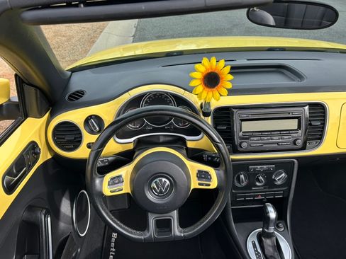 Used 2015 Volkswagen Beetle 1.8T image 20