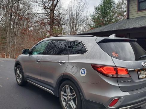 Used 2017 Hyundai Santa Fe Limited FWD image 9