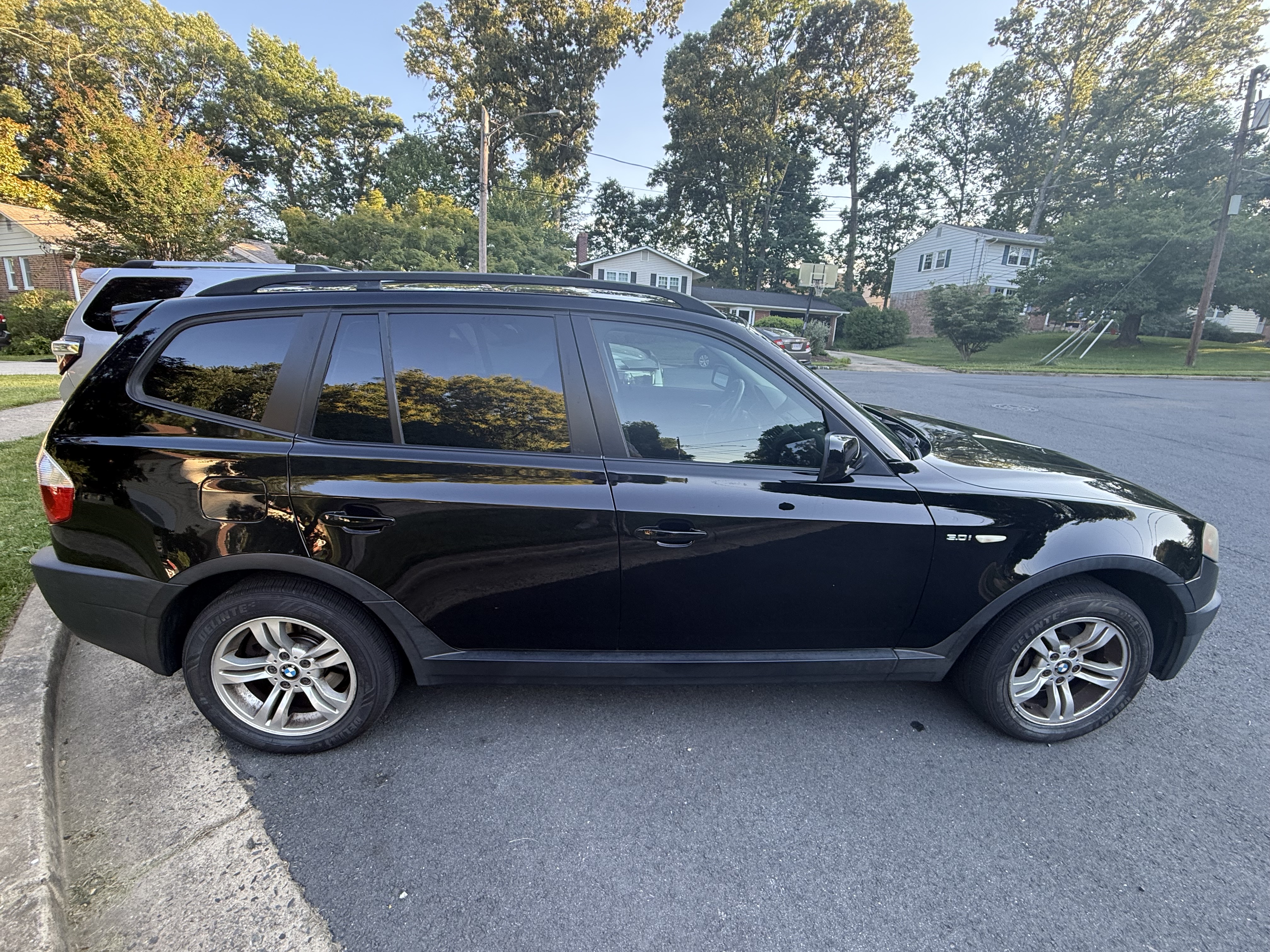 Used 2005 BMW X3 3.0i AWD/4WD image 2