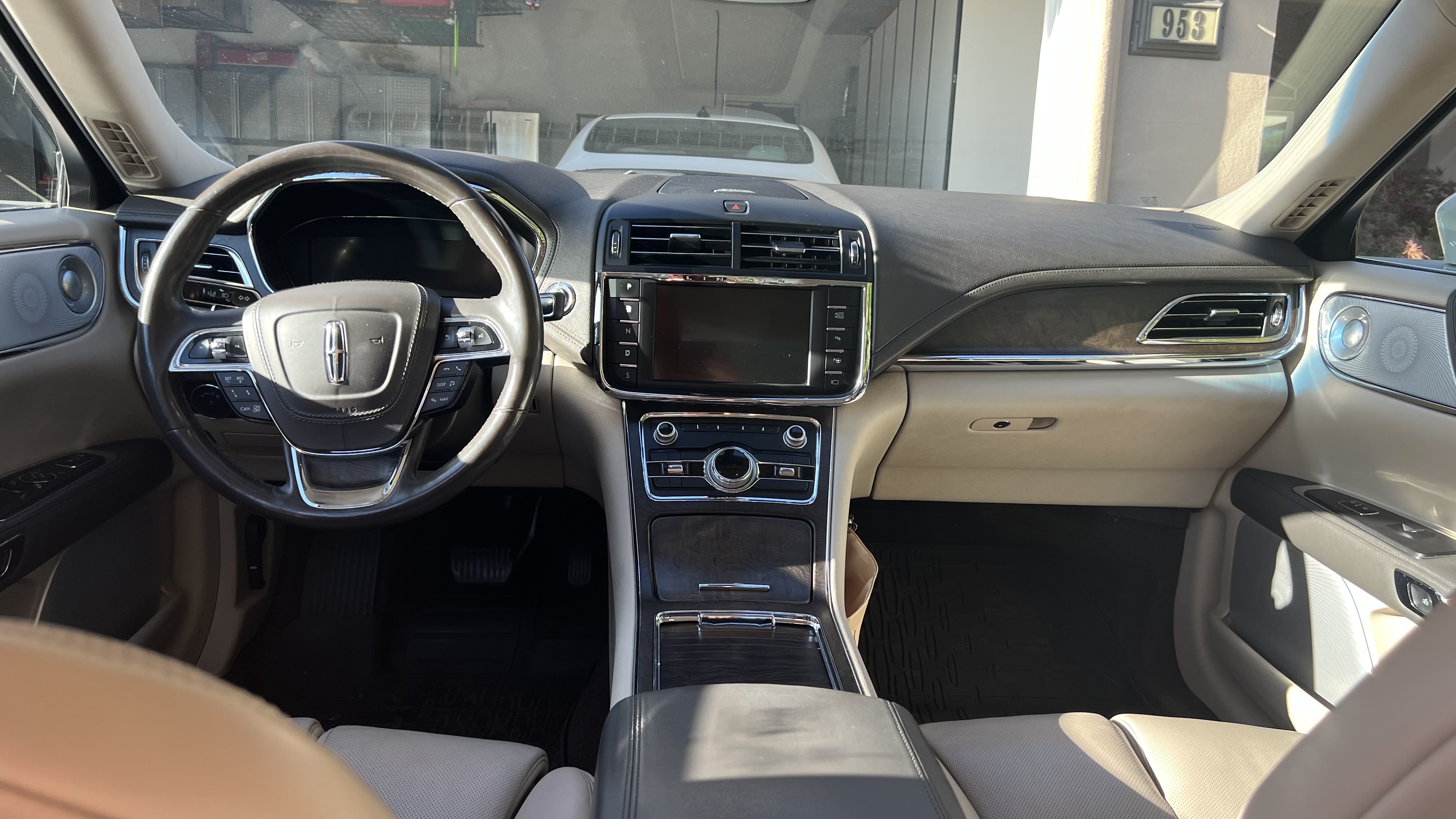 Used 2017 Lincoln Continental Reserve w/ Luxury Package AWD/4WD image 10