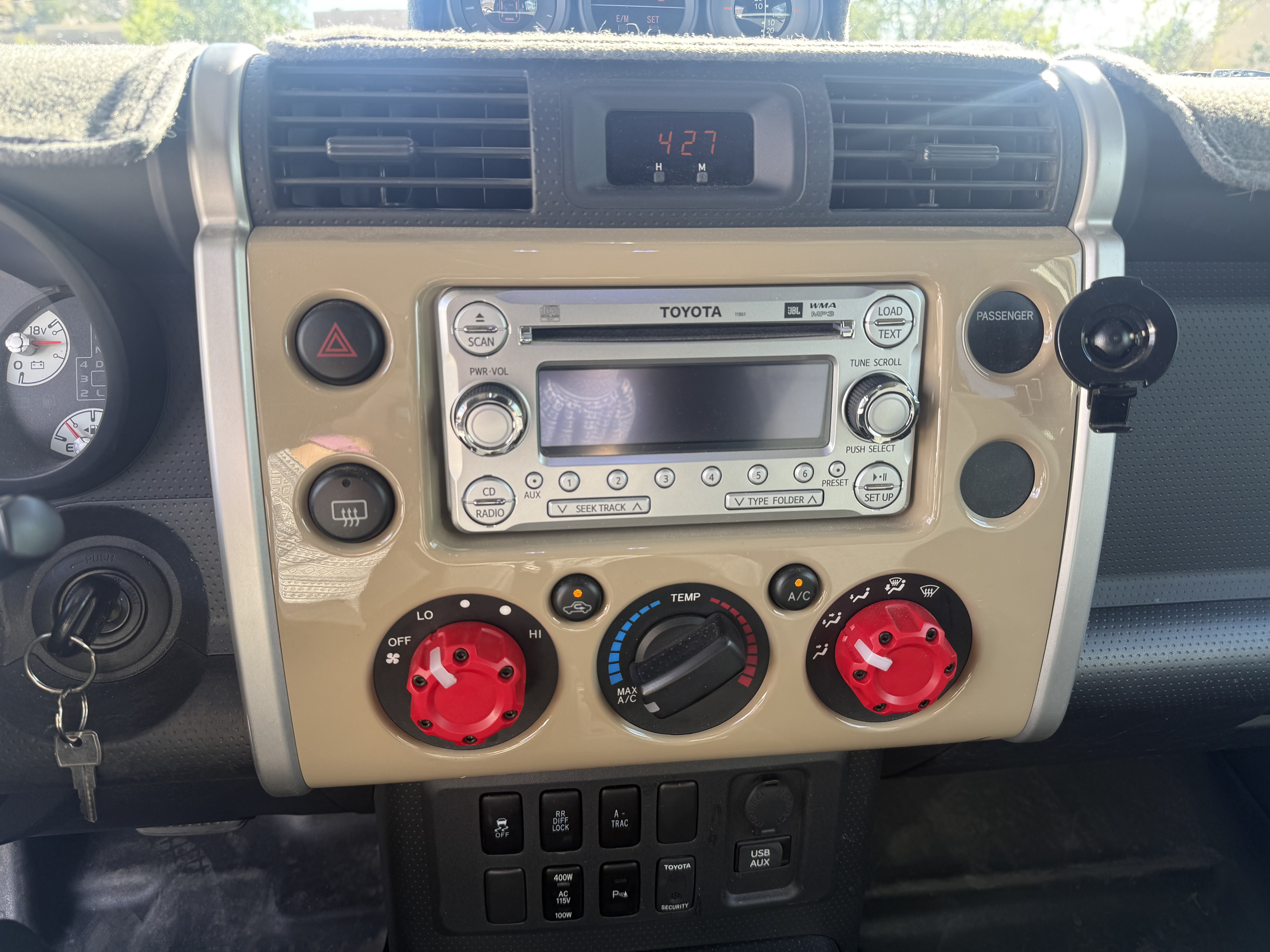 Used 2012 Toyota FJ Cruiser 4WD w/ Upgrade Pkg image 15