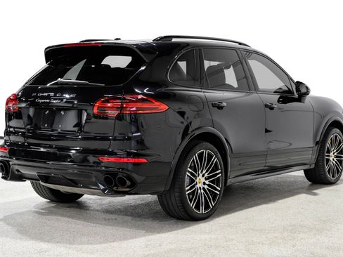 Used 2016 Porsche Cayenne Turbo S image 11