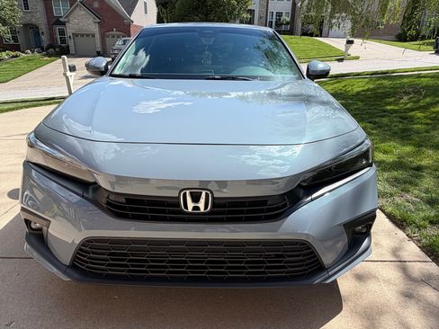 Used 2023 Honda Civic Touring image 5
