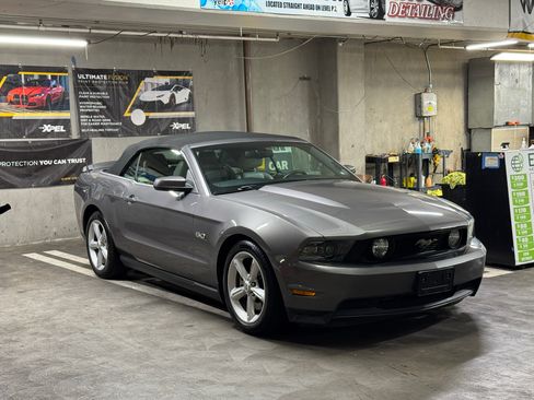Used 2011 Ford Mustang GT Premium RWD image 6