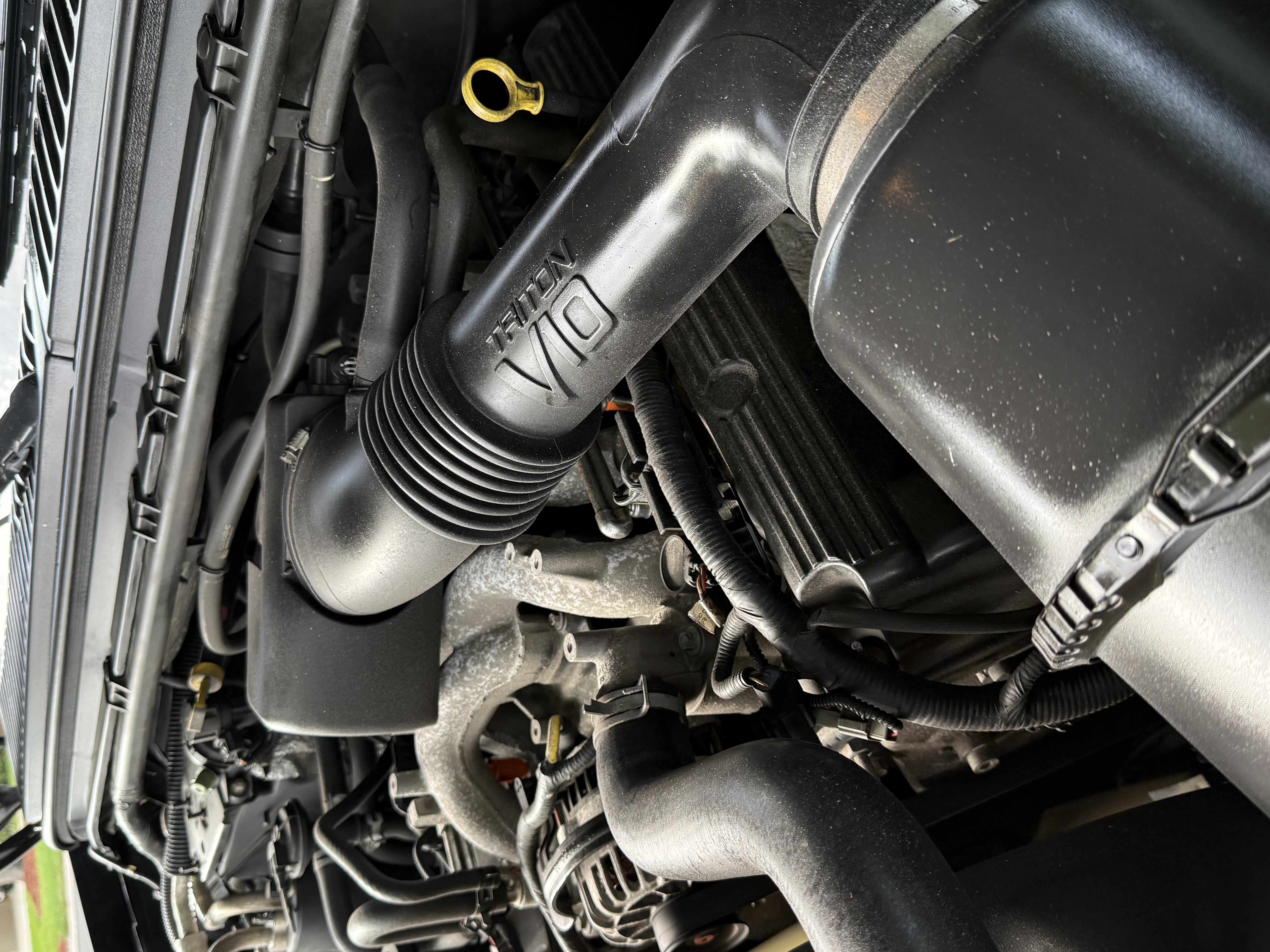 Used 2002 Ford Excursion XLT AWD/4WD image 13