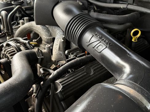 Used 2002 Ford Excursion XLT AWD/4WD image 13