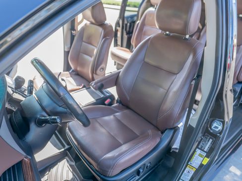 Used 2015 Toyota Sienna Limited Premium image 18
