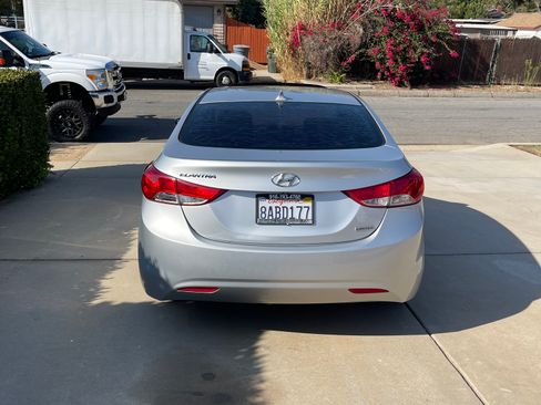 Used 2013 Hyundai Elantra Limited w/ Technology Pkg image 4