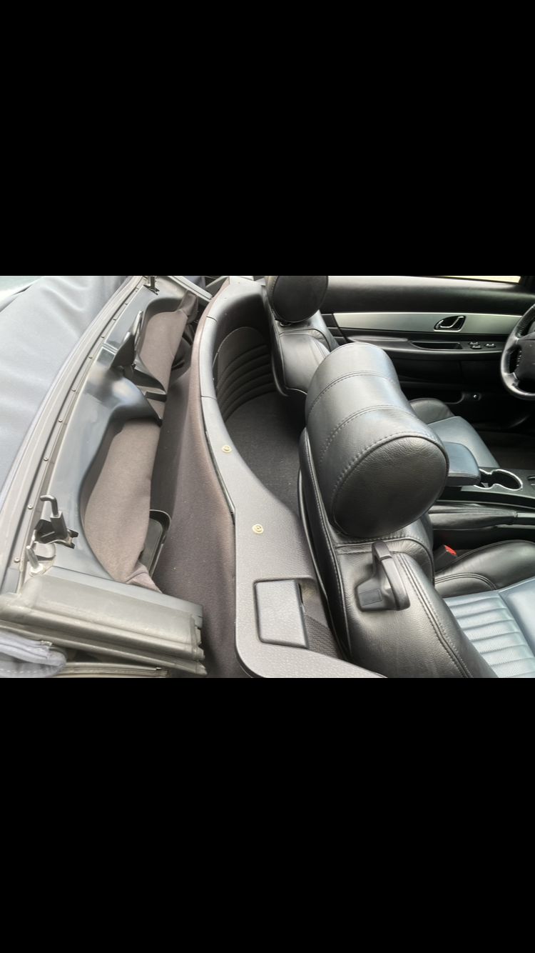 Used 2005 Ford Thunderbird RWD image 12