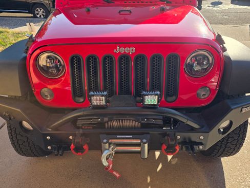 Used 2015 Jeep Wrangler Rubicon w/ Power Convenience Group image 2