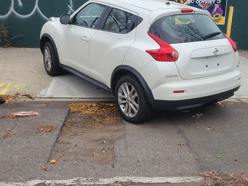 Used 2013 Nissan Juke S image 15