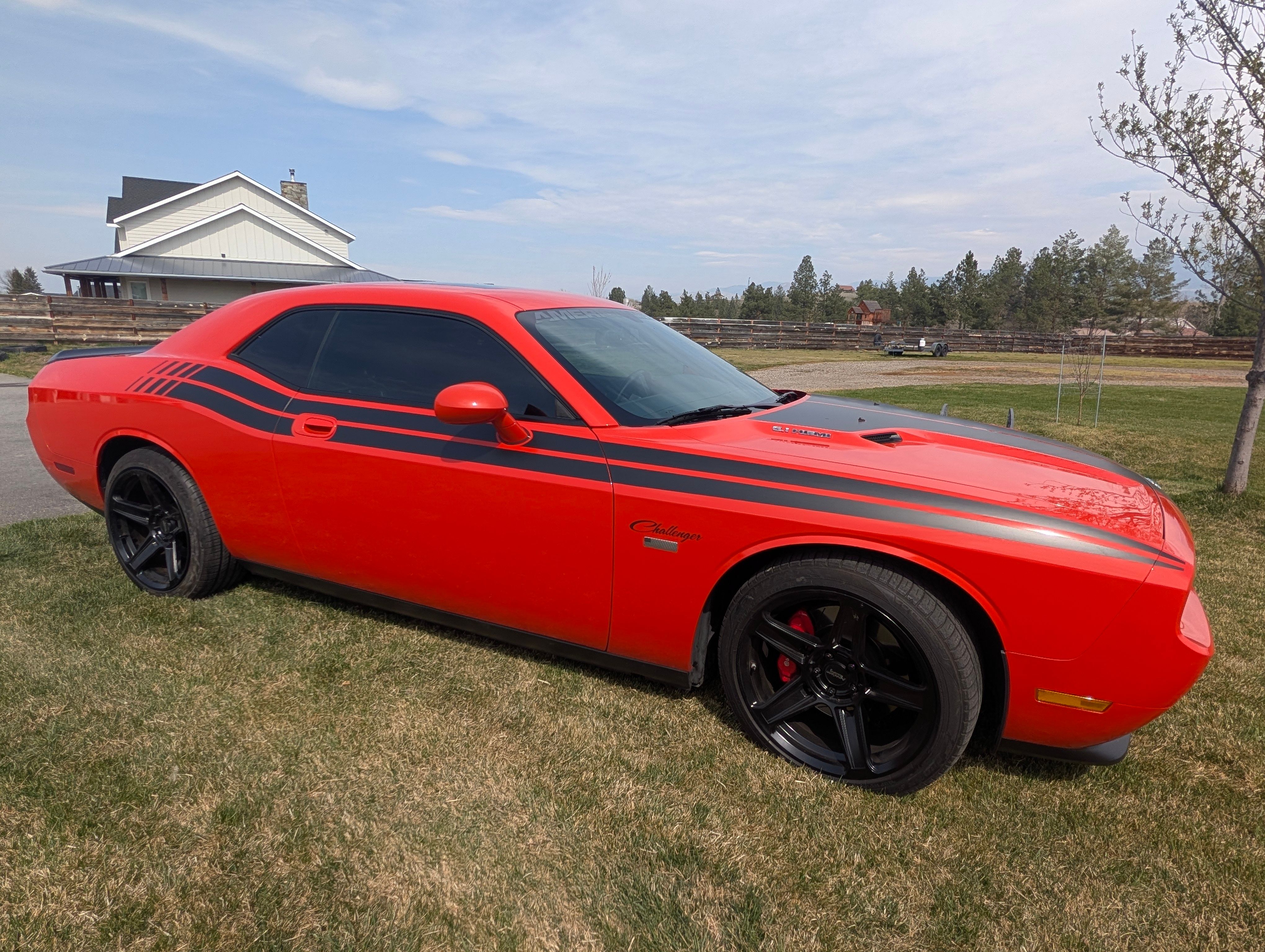 Used 2009 Dodge Challenger SRT8 w/ SRT Option Group II RWD image 1