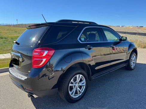 Used 2017 Chevrolet Equinox LT image 4