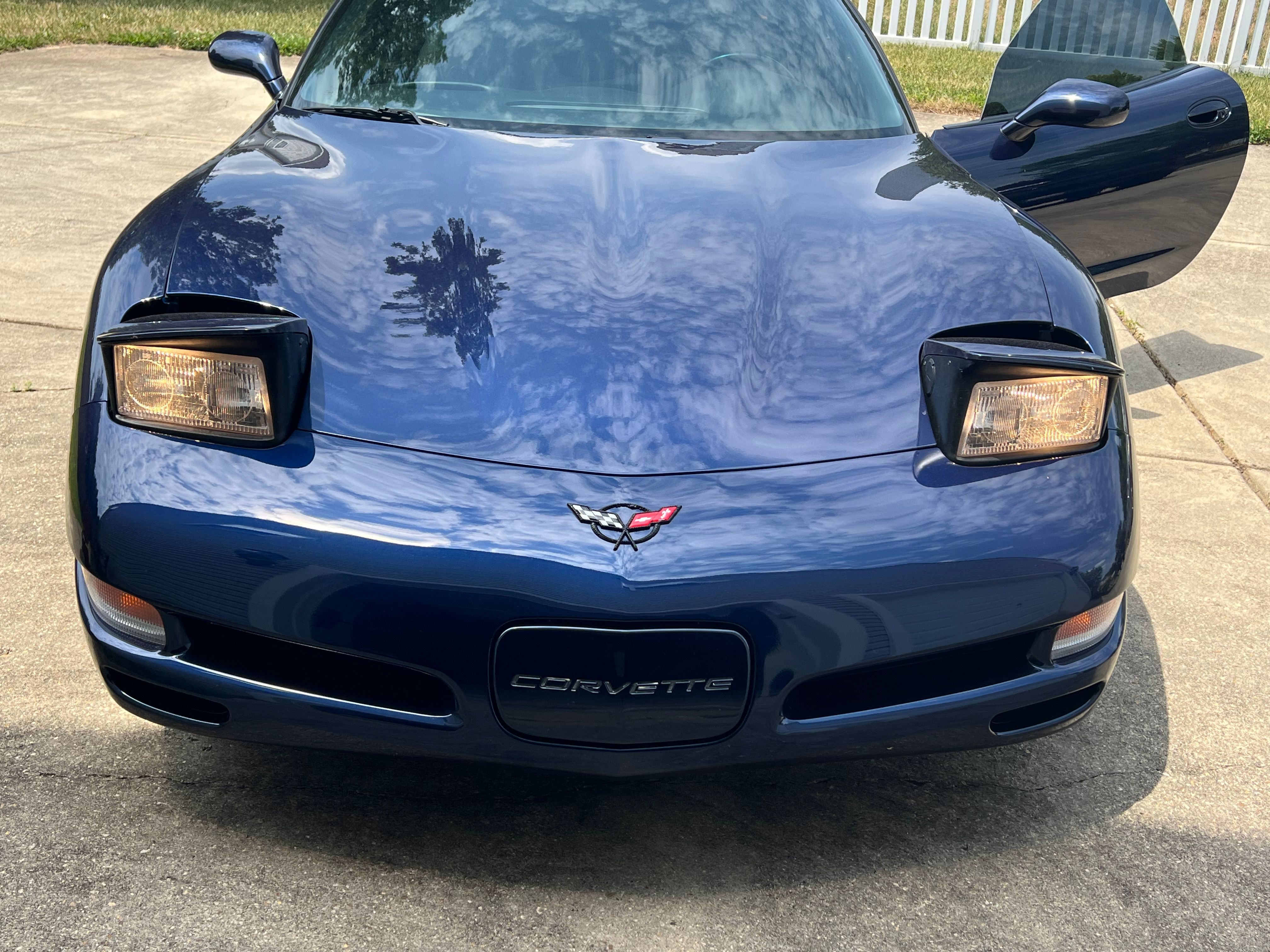 Used 2000 Chevrolet Corvette Coupe RWD image 5