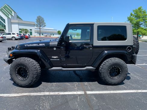 Used 2008 Jeep Wrangler Sahara w/ PWR Convenience Group AWD/4WD image 2