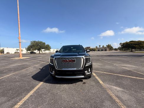 Used 2024 GMC Yukon XL Denali w/ Advanced Technology Package RWD image 2