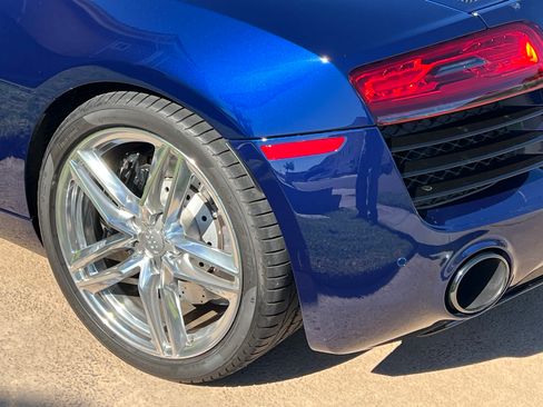 Used 2014 Audi R8 V8 w/ Full Leather Package image 28