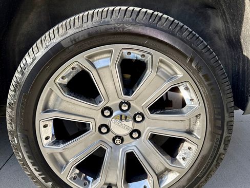 Used 2016 GMC Yukon Denali w/ Open Road Package image 25