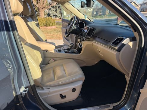 Used 2020 Jeep Grand Cherokee Limited image 9