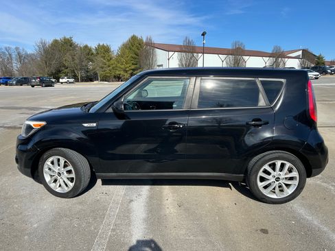 Used 2017 Kia Soul + w/ Audio Package image 4
