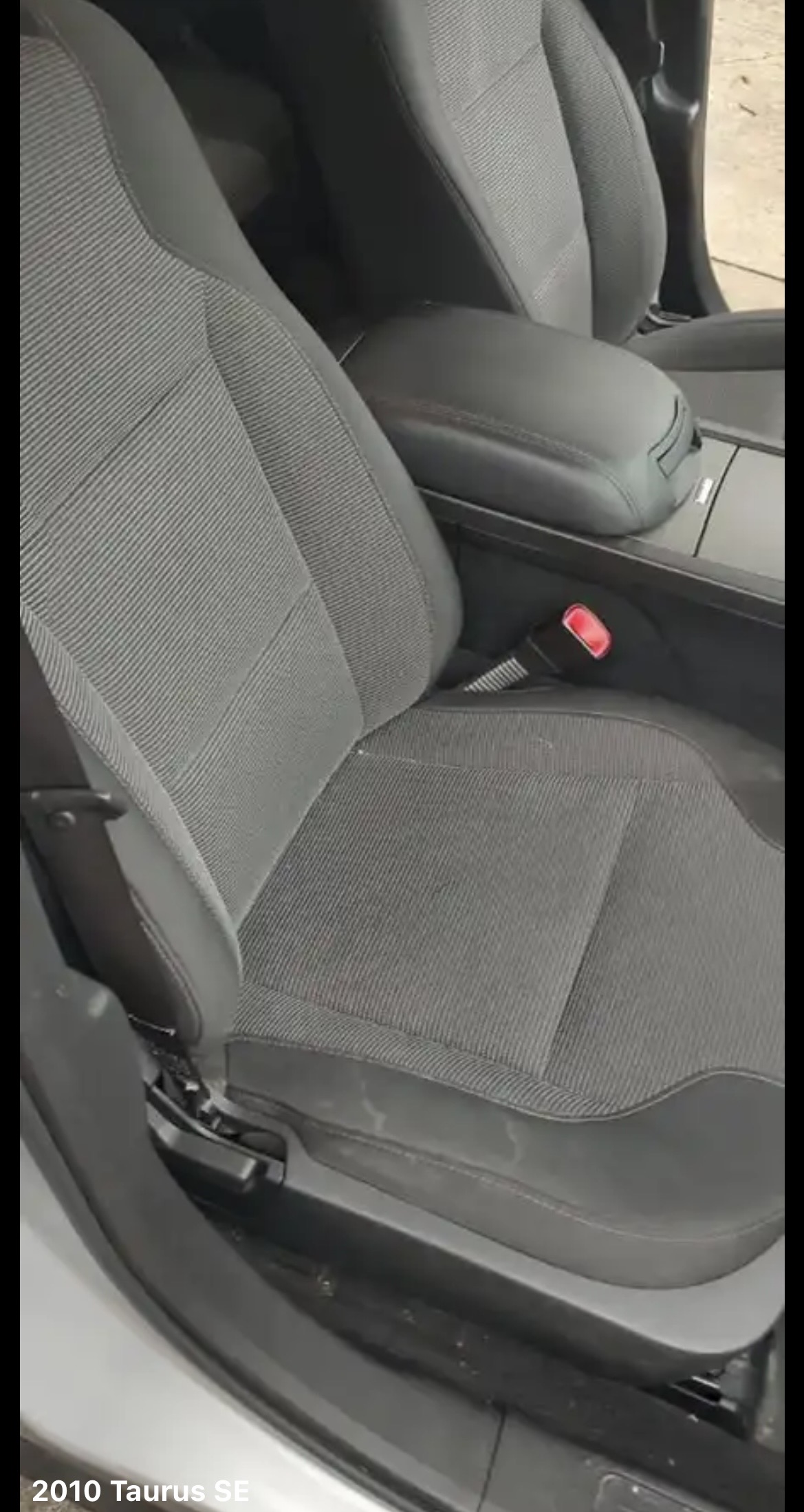 Used 2010 Ford Taurus SEL FWD image 9